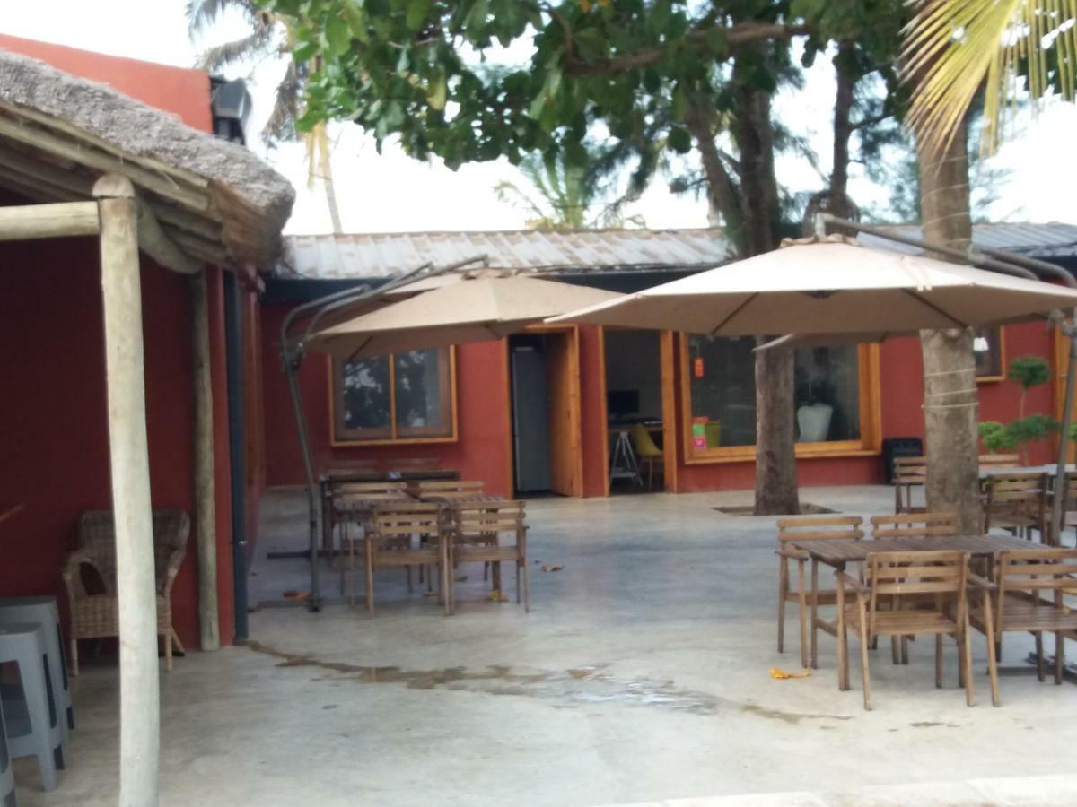 Liv Inn Guest House Maputo Esterno foto